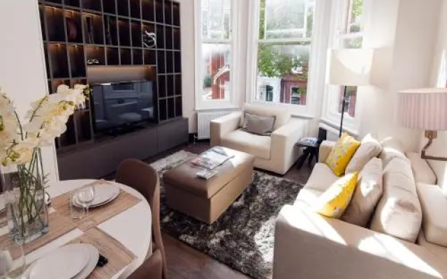 Kensington Garden View Apartment
