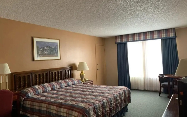 Hardman House Inn & Suites