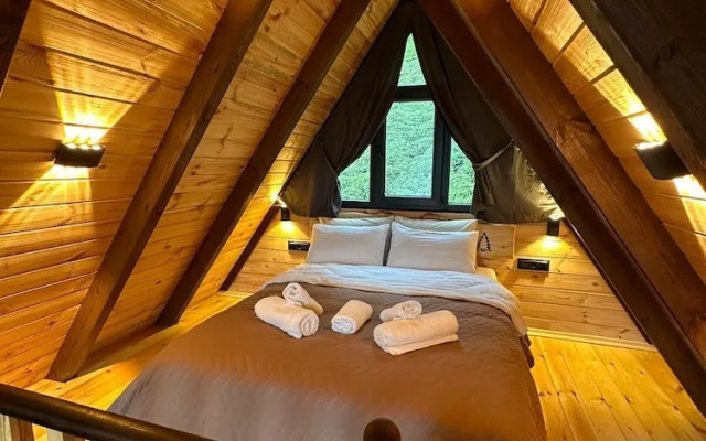 Eloi Suit Bungalov