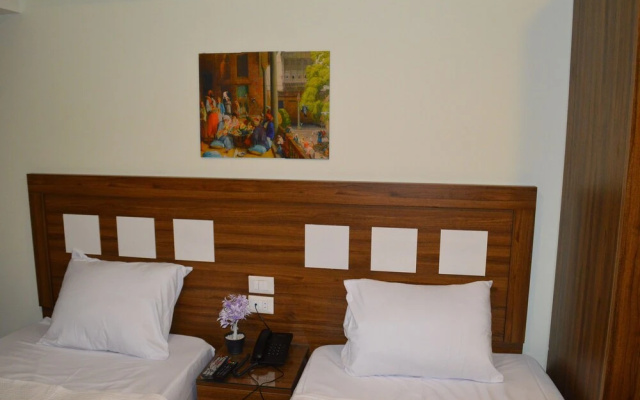 Royal Inn Residence