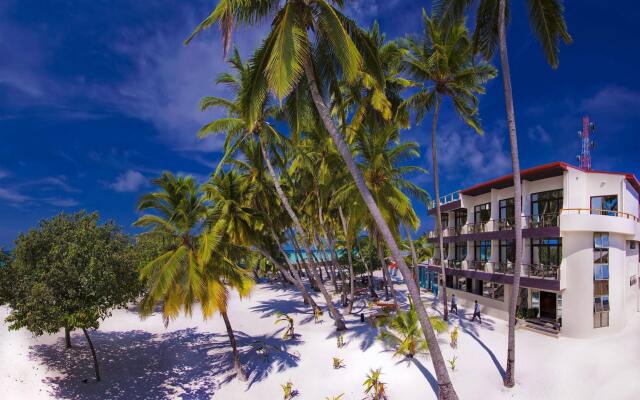 Kaani Beach Hotel вид на фасад