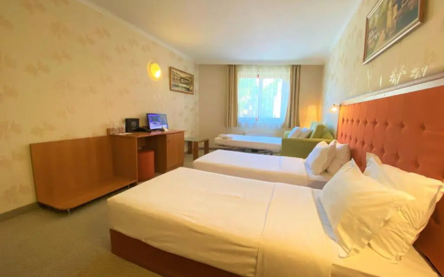 Light Hotel