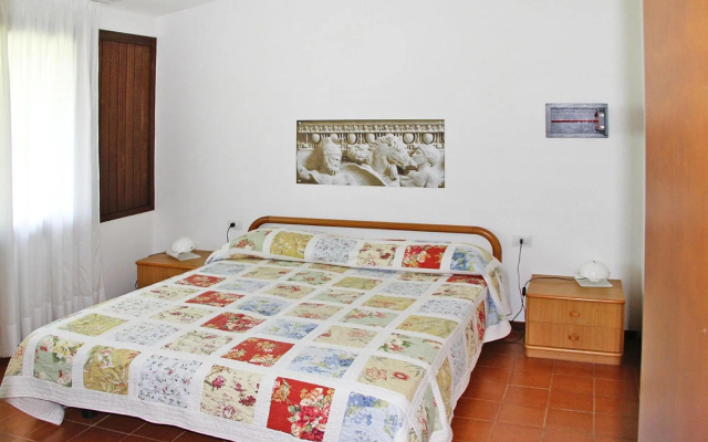 Apartment in Moniga del Garda With Balcony