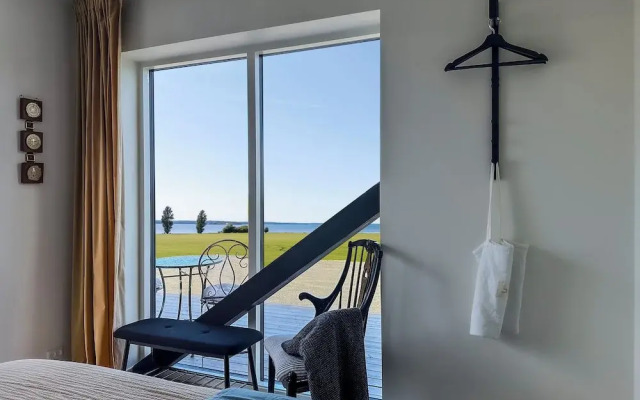 Seaside Retreat & Hotel