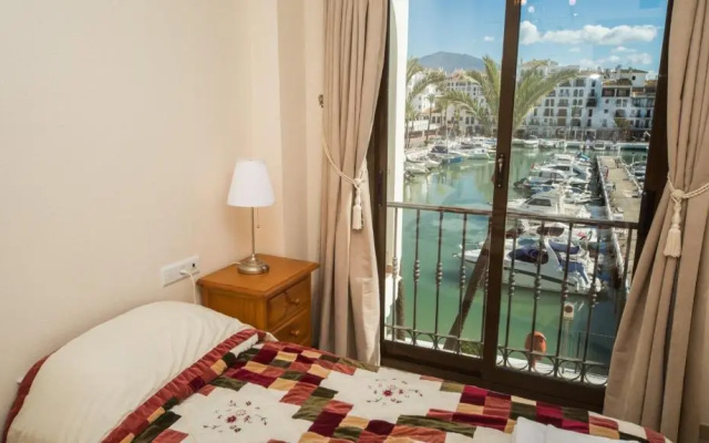 Marina Real 124