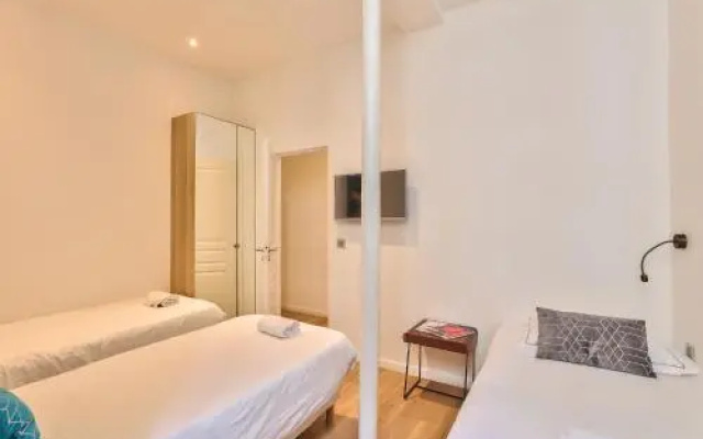 62-Luxury Flat Champs Elysees (1g)