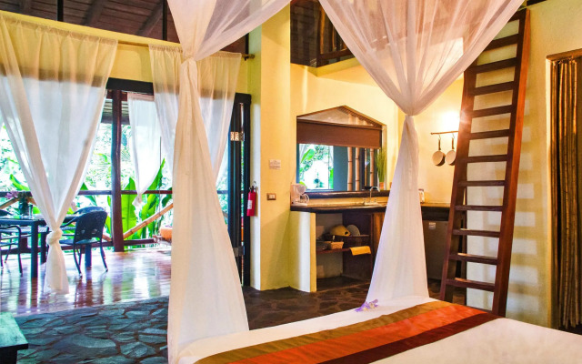 Canaima Chill House