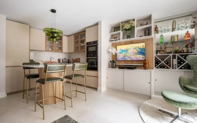 Culford Gardens III by Onefinestay
