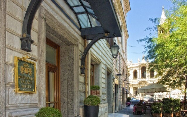 Отель Mecenate Palace Италия, Рим - 6 отзывов об отеле, цены и фото номеров - забронировать отель Mecenate Palace онлайн вид на фасад