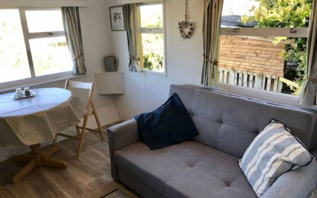 Cosy Rural Lodge at Goldhill Glamping - Sleeps 4