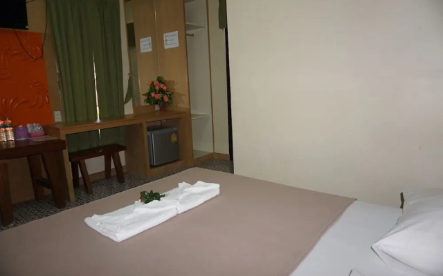The Loom Resort Thung Song