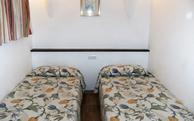 Apartment for 5 People With Garden