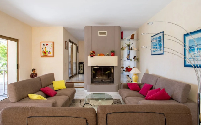Premium Villa in Ollioules with Swimming Pool
