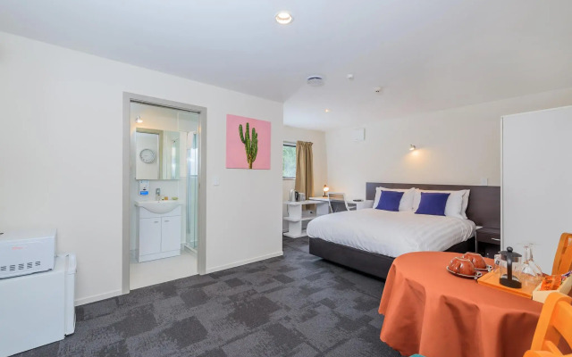 Greenlane Motel