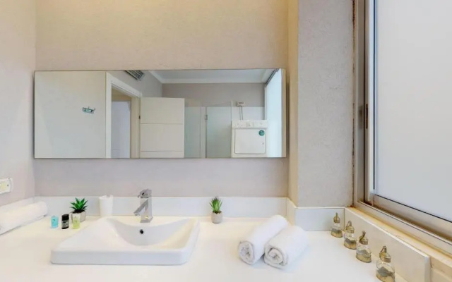 Relaxing 3BR in Ben yehuda 66 by HolyGuest