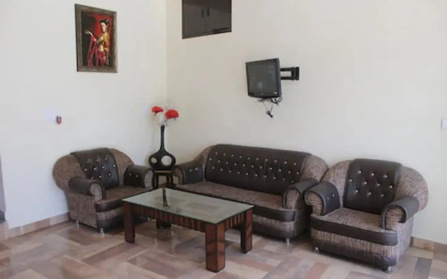 Goroomgo Pancham Continental Bareilly