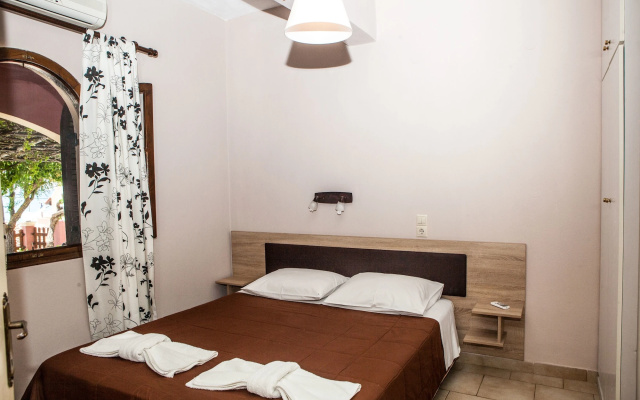 Eleana Apartments And Studios