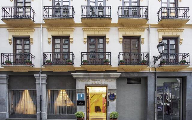 Отель La Casa de la Trinidad вид на фасад