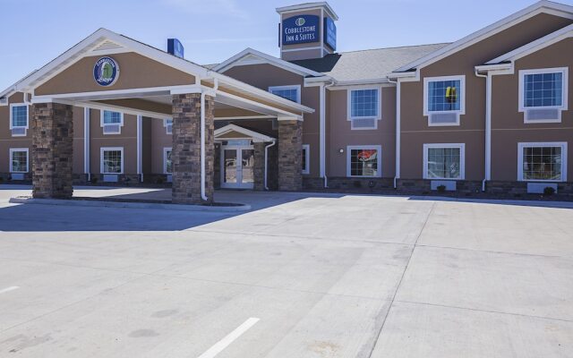 Отель Cobblestone Inn & Suites - Altamont вид на фасад