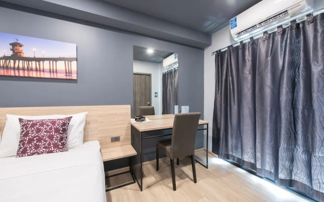 Oblique Apartment