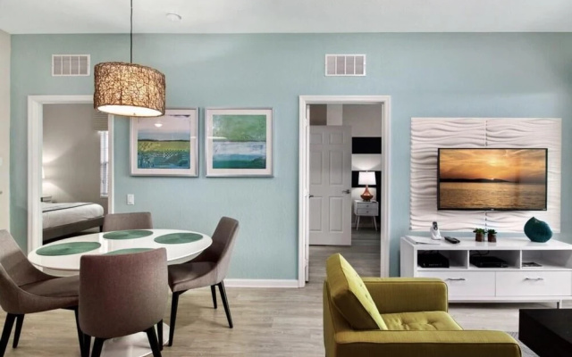 Penthouse Prize. 3 Bedroom Condo by Redawning