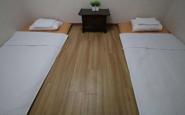 iCOS Guesthouse 1 for Female - Hostel