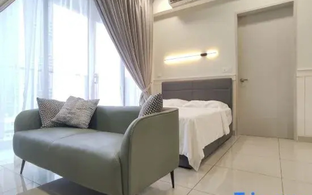 TRION The 101 Family Suite Pool & KL City View
