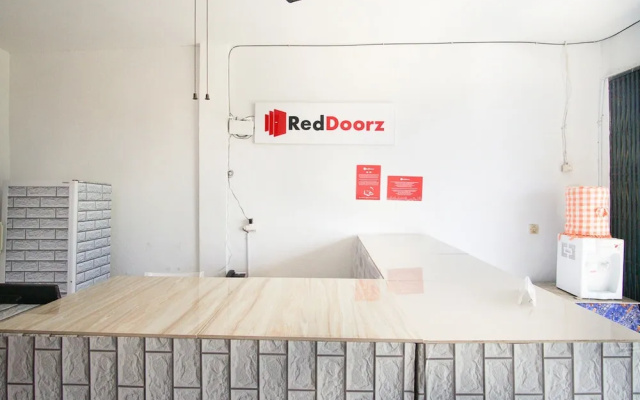 RedDoorz near Mall Abepura