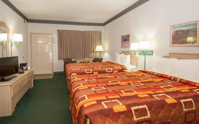 Navajoland Inn