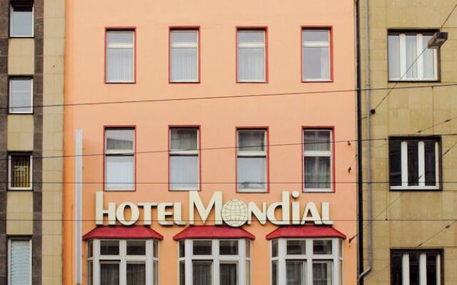 Hotel Mondial Дюссельдорф вид на фасад