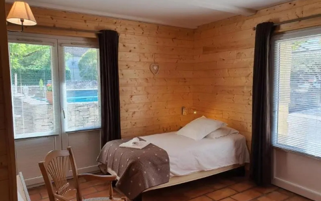 Logis Hotel L'Escarbille