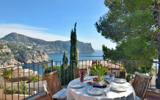 Villa With Incredible sea Views and Pool Sleeps 7