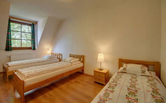 Отель Apartament Krupowki 73 - 7 Person комната для гостей
