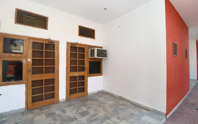 OYO 23066 Shiv Guest House
