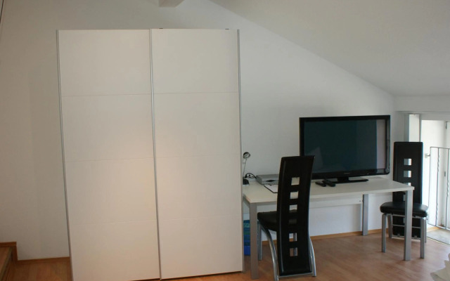 Hotel Rühen 24-hour check-in, free parking, guest kitchen