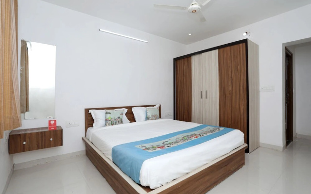 OYO 11075 Home Modern 3BHK Gulab Bagh
