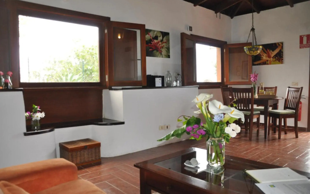 Casa Rural Doña Herminda