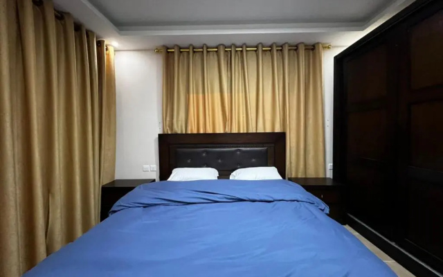 Amro Petra Apartment