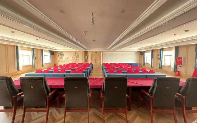 Vienna Hotel (Liangshan Yanyuan Branch)(维也纳酒店（凉山盐源店）)