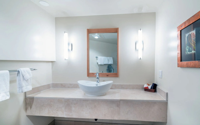 Ice House Suites and Condominiums