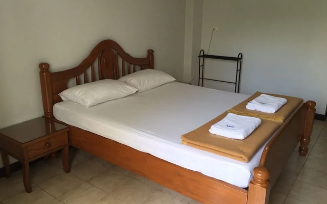 Veerachai Court