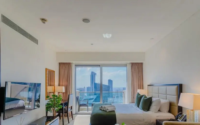 Amazing Studio, Address Marina.