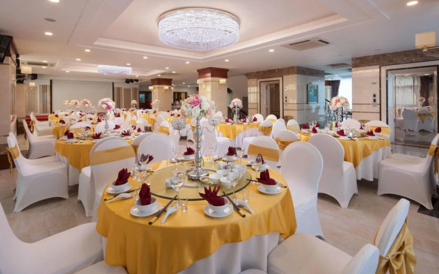 Royal Palace Hotel