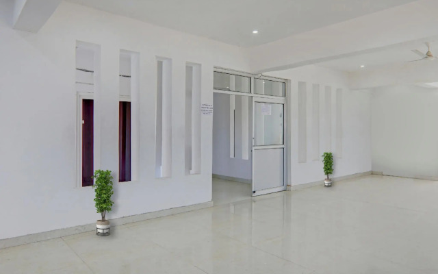 OYO Flagship 80492 Ck Inn
