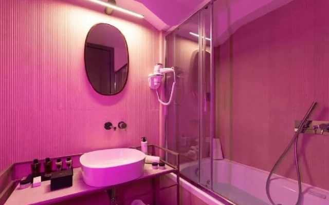 Loly Boutique Hotel
