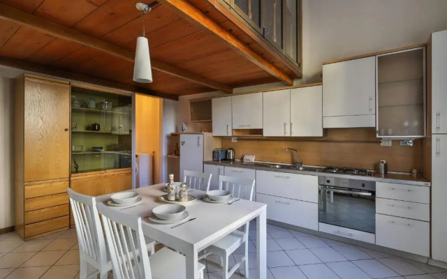 Santa Maria Novella Bright and Modern Apartment