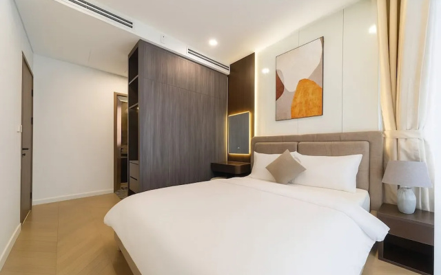 Lumière Riverside by Urban Home