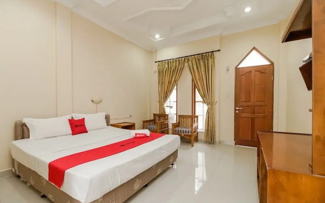 Wisma Sibayak Guest House by RedDoorz