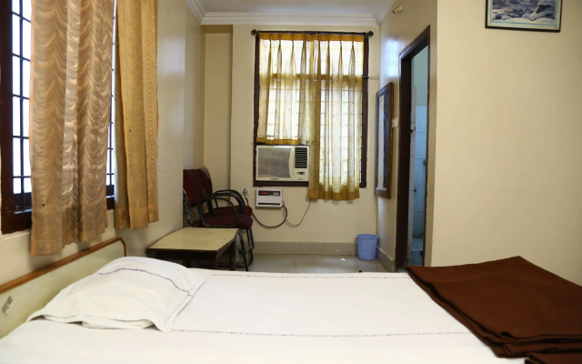 Sai sri Krishna Deluxe Lodge