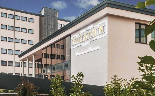 Grand Hotel Palladium Munich Мюнхен вид на фасад
